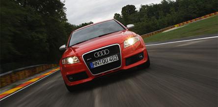 audi_rs4_02.jpg