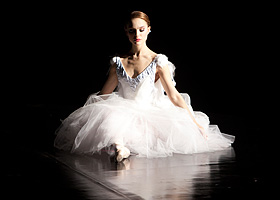 black-swan-photo3.jpg