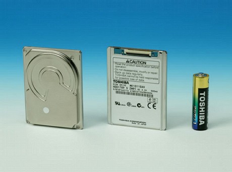 iPod 100GB 東芝、1.8インチの新型ハードディスクを発表